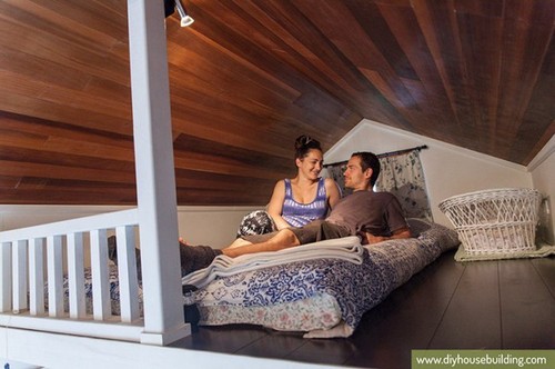Ngôi nhà 17m² thoáng đãng đến bất ngờ do chính tay người chồng làm tặng vợ