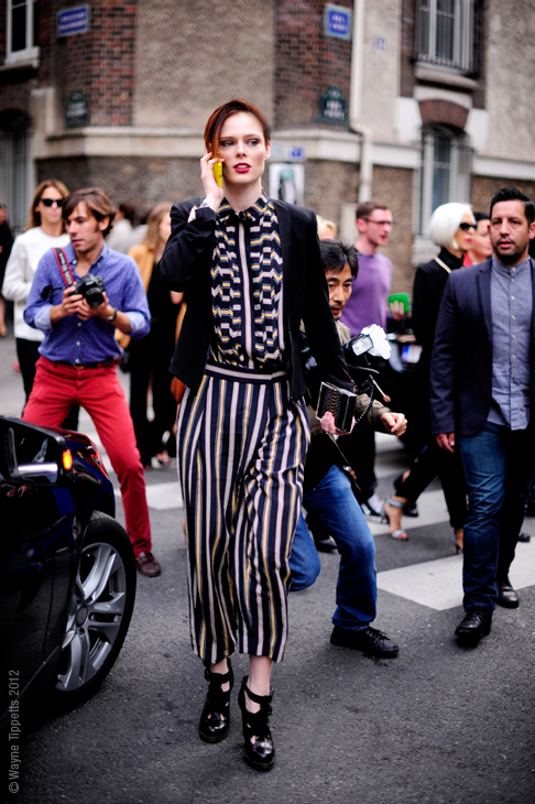 Street style ngày thu dịu dàng mà vẫn phong cách của phái đẹp châu Âu 9