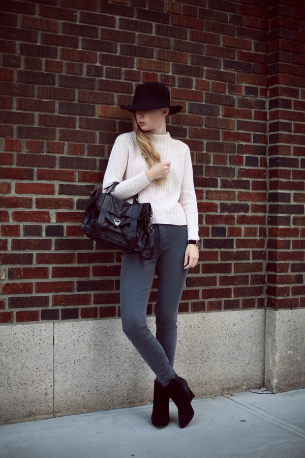 Street style ngày thu dịu dàng mà vẫn phong cách của phái đẹp châu Âu 16